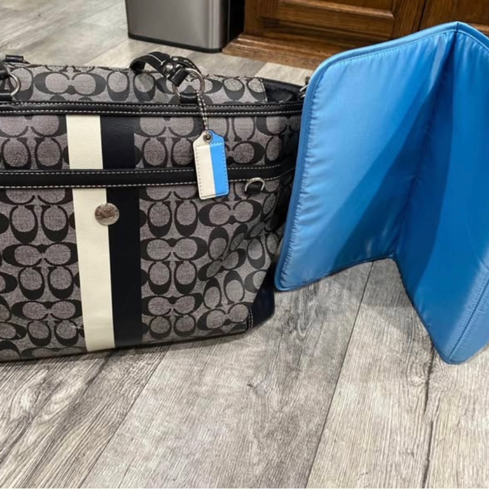 Coach Black and Cream Baby Bag with Signature Monogram - Picture 2 of 3